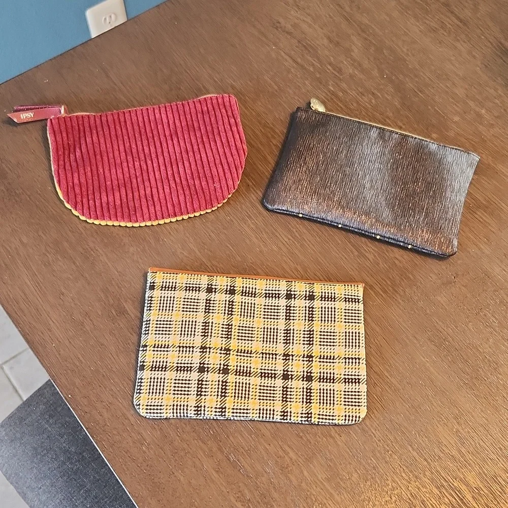 ipsy stylish yellow